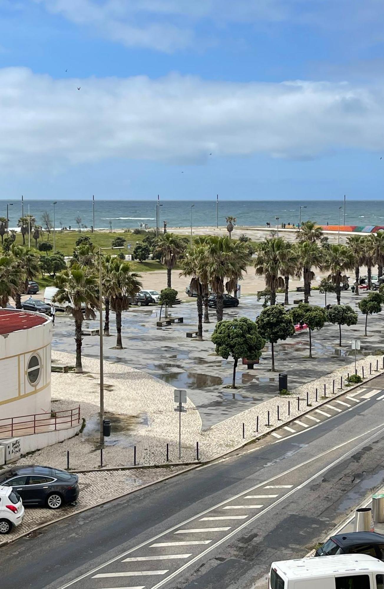 Enjoy Ocean Beach Life At Costa Da Caparica! 外观 照片